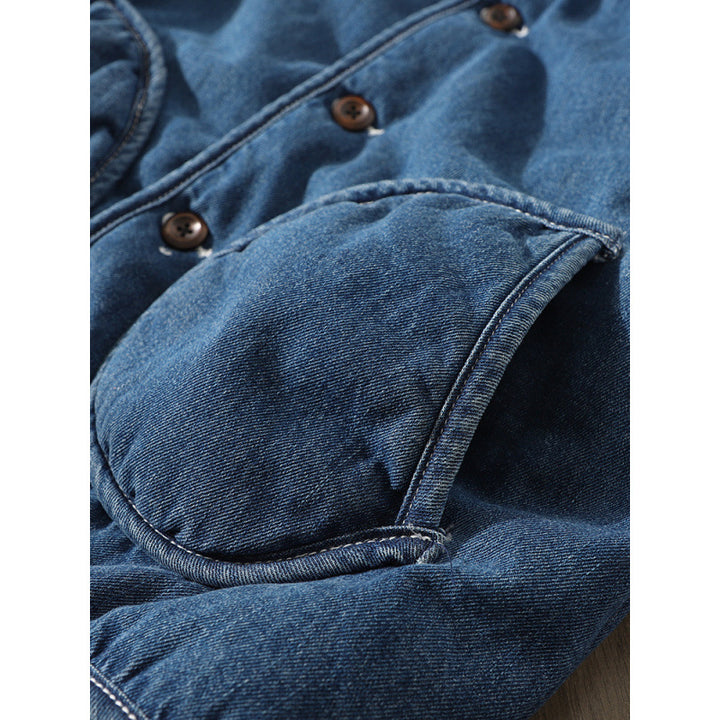 Herren Gefütterte Denim-Utility-Jacke ohne Kragen mit Knopfverschluss und runden Pattentaschen Echoarchiv
