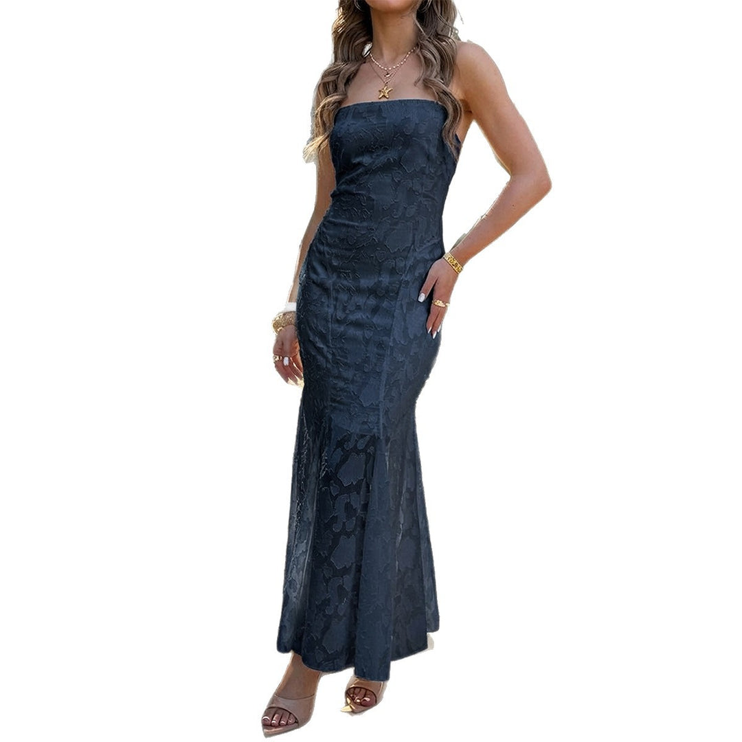 Damen Maxikleid mit verführerischem Cross-Back Design und elegantem Spitzeneinsatz Echo Archiv