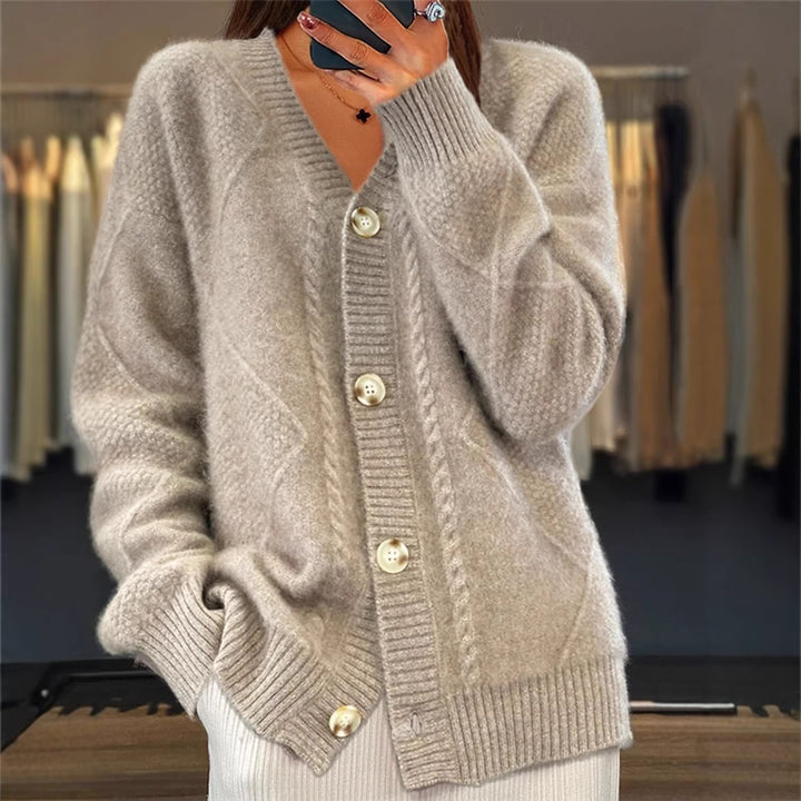 Damen nan Oversize Strickcardigan mit Zopfmuster V-Ausschnitt und Perlmuttknöpfen Echo Archiv