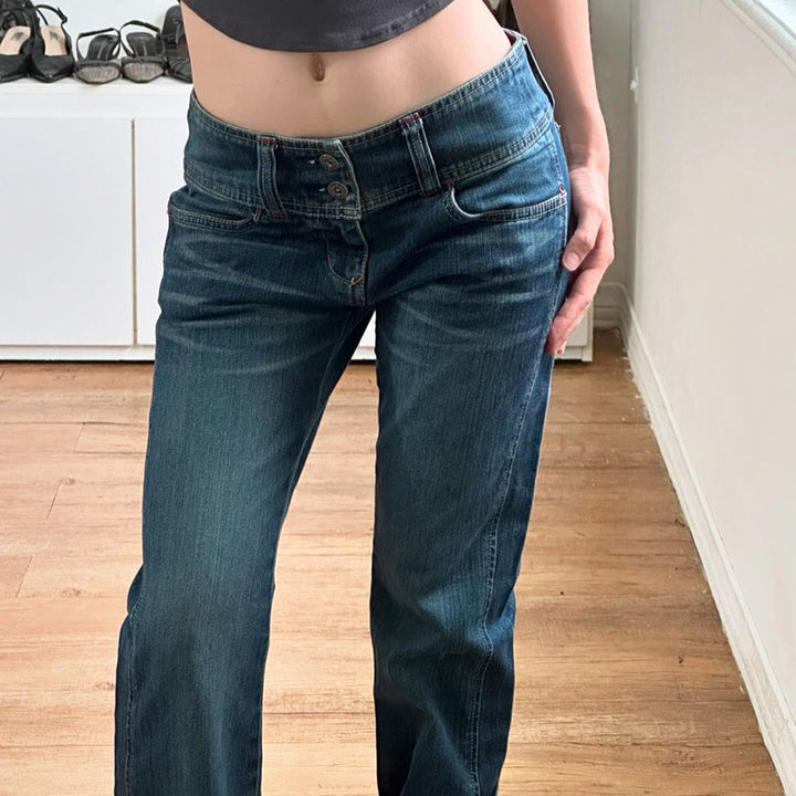 Damen Low-Rise Bootcut-Jeans mit doppelter Knopfleiste und extra weitem Schlag Echo Archiv
