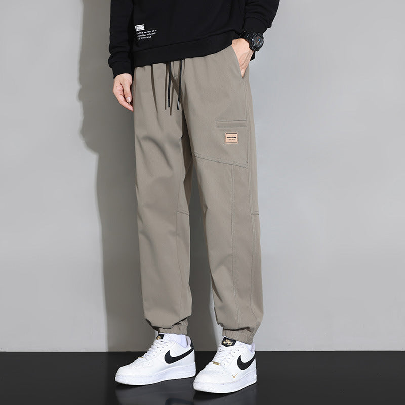 Herren Bequeme Trainingshose mit praktischen Taschen Echo Archiv