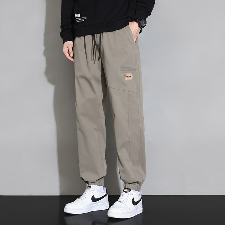 Herren Bequeme Trainingshose mit praktischen Taschen Echo Archiv
