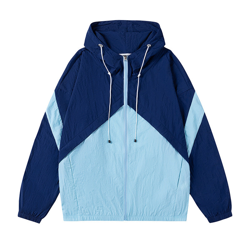 Herren sportliche Windjacke mit verstellbarem Kapuzensystem und reflektierenden Details Echoarchiv