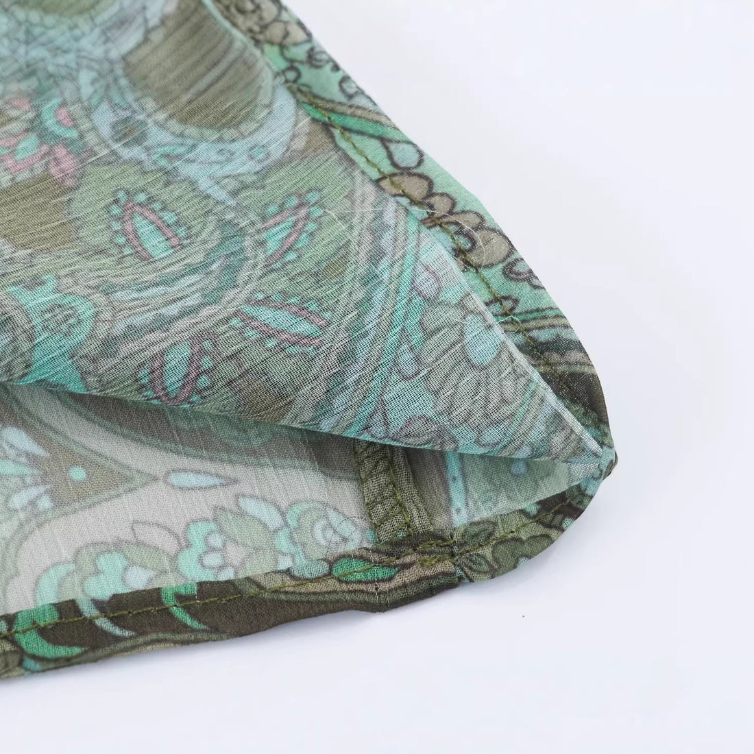 Damen Maxikleid mit Paisley-Print, transparentem Chiffon und Ballonärmeln Echoarchiv