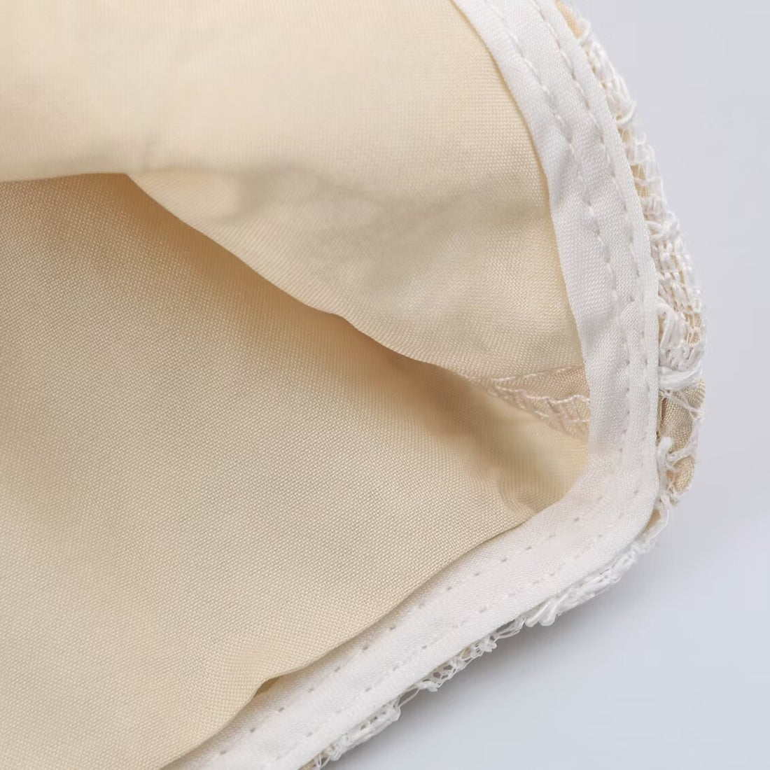 Damen Spitzenbluse mit Mandarinkragen und Perlenknopfleiste Echoarchiv