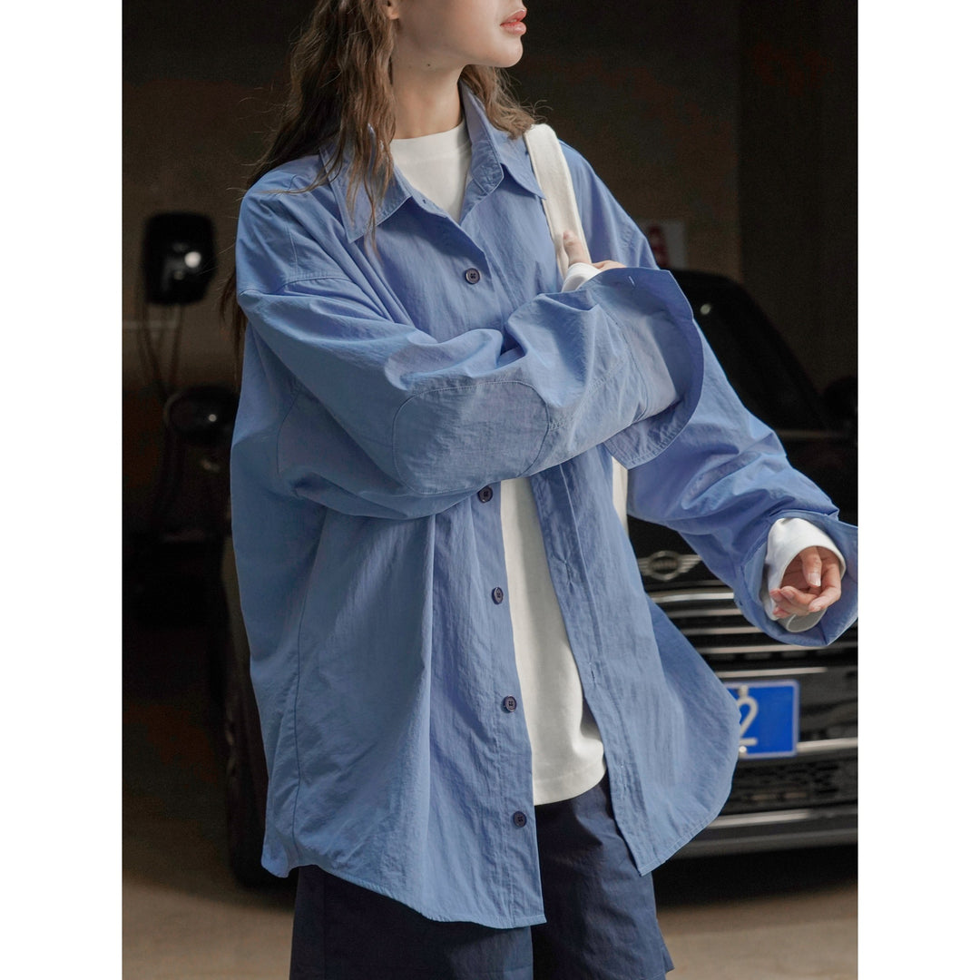 Damen Boxy-Field-Hemd aus leichtem Baumwoll-Twill mit Brustklappe und überschnittener Schulter Echoarchiv