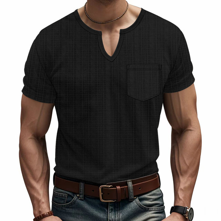 Herren nan Kurzarmshirt mit V-Schlitz-Ausschnitt und aufgesetzter Brusttasche aus strukturiertem Jersey Echo Archiv