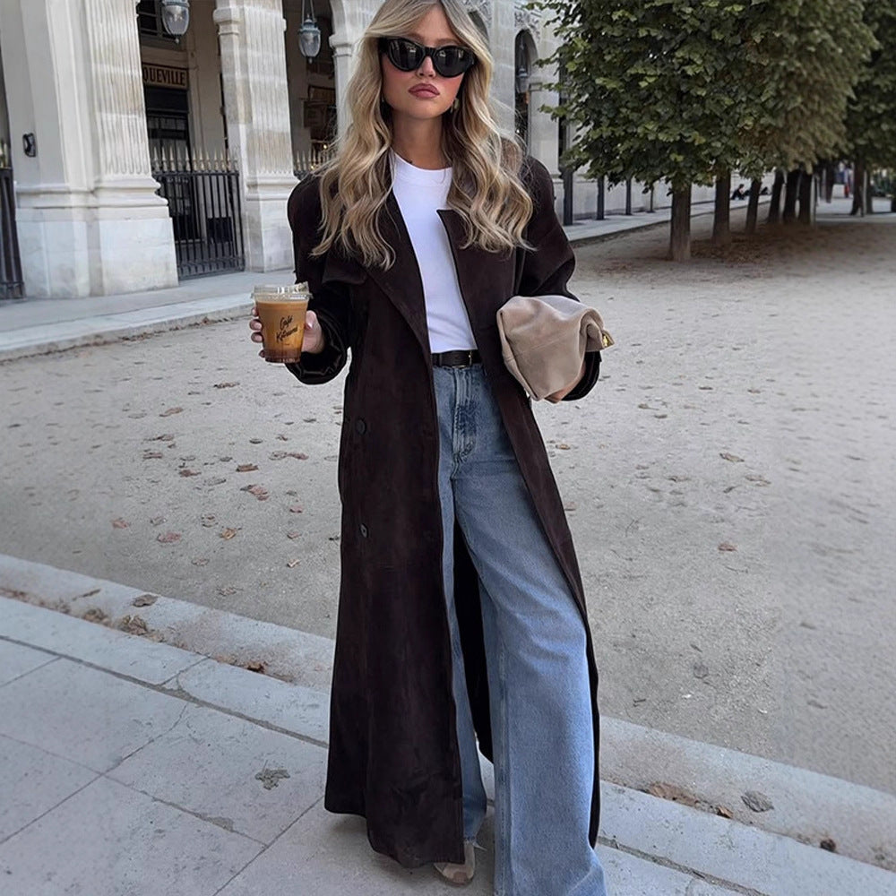 Damen Langer Velours-Trenchcoat mit Bindegürtel und Reverskragen Echoarchiv