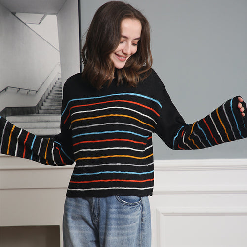 Damen Kurzgeschnittener Feinstrick-Pullover mit Rundhalsausschnitt, mehrfarbigen Horizontalstreifen und überschnittenen Schultern Echo Archiv