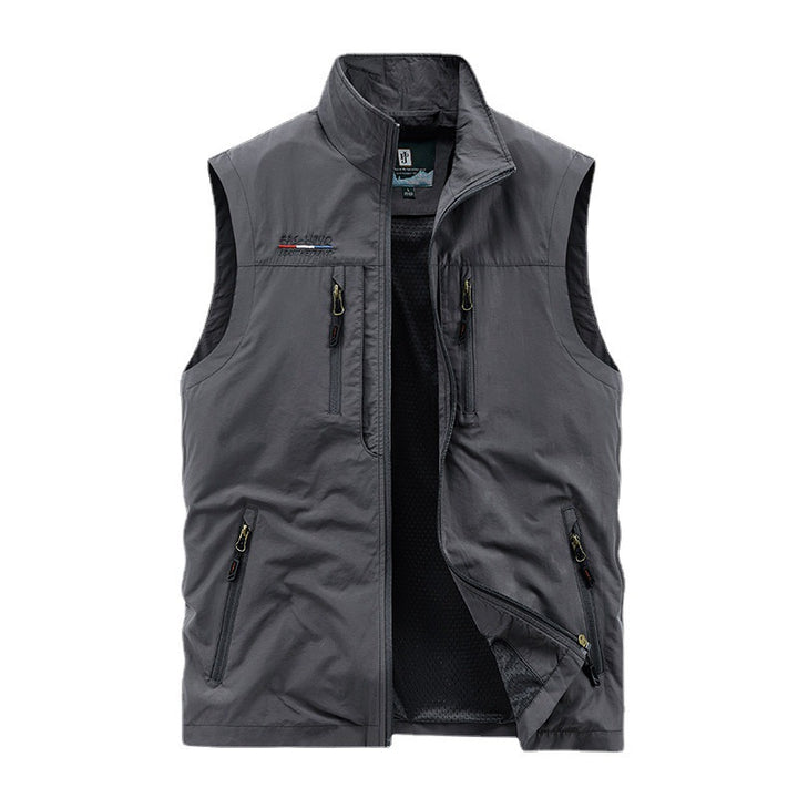 Herren nan multifunktionale Outdoorweste mit Mesh-Innenfutter, mehreren Reißverschlusstaschen und hohem Stehkragen Echo Archiv