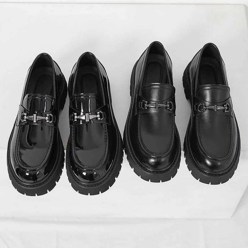 Herren Modische Loafers mit robustem Sohlenprofil und edler Schnallenverzierung Echoarchiv