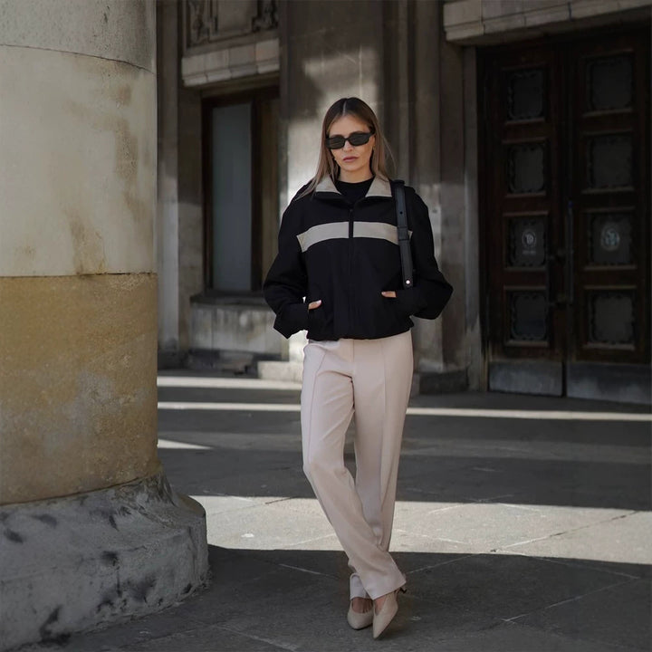 Damen Cropped Bomberjacke mit Kontraststreifen, Stehkragen und kastiger Silhouette Echoarchiv