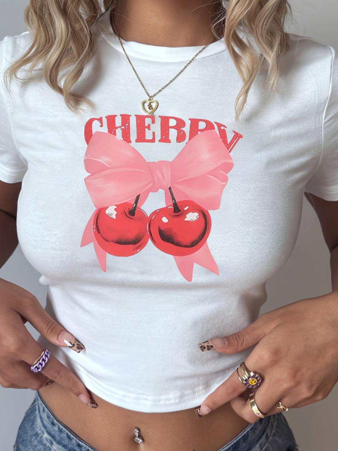 Damen Crop-T-Shirt mit auffälligem Grafiken-Design und frechem Statementdruck Echo Archiv