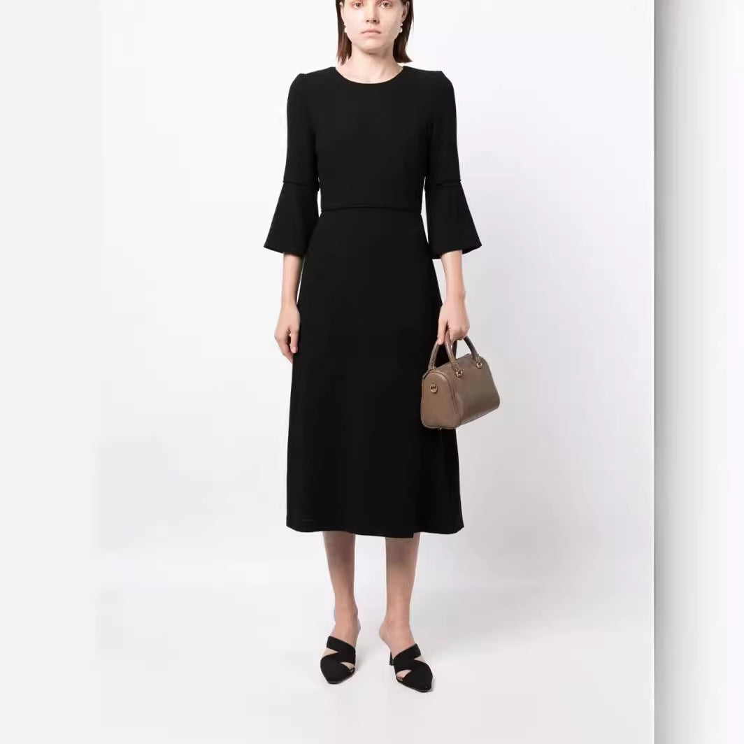 Damen Midikleid mit taillierter Silhouette und Trompetenärmeln Echoarchiv