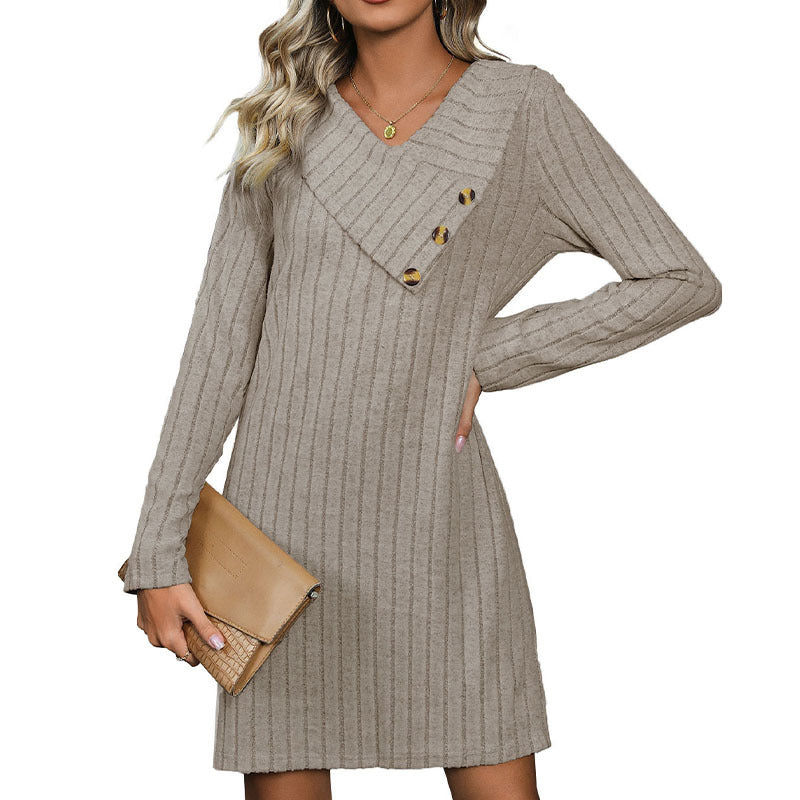 Damen Geripptes Strickkleid mit asymmetrischem V-Ausschnitt und Zierknopfleiste Echoarchiv