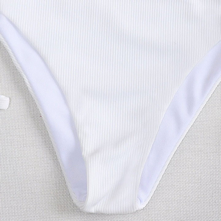 Damen Hoch geschnittenes Triumph-Bikini-Set mit Riemendetail Echo Archiv