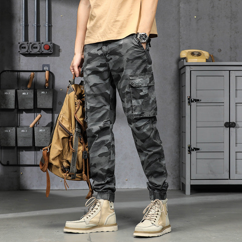 Herren Camouflage‑Cargo‑Jogginghose im Military‑Look mit Mehrfachtaschen und elastischem Knöchelabschluss Echo Archiv
