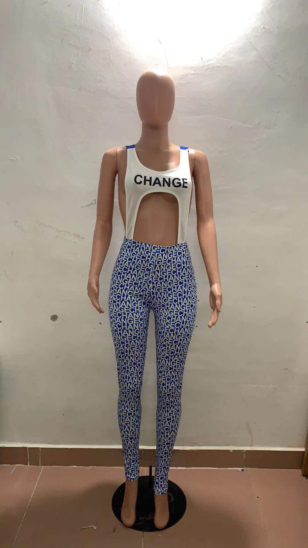 Damen körperbetontes Sport-Outfit mit modischem Print Echo Archiv