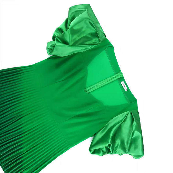Damen Plissiertes Kleid mit Puffärmeln Echo Archiv