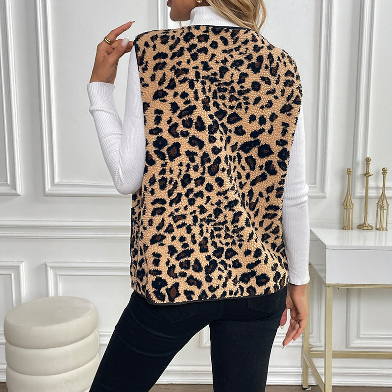 Damen Gefütterte Teddy‑Weste mit Leopardenmuster und aufgesetzten Taschen – Célinea