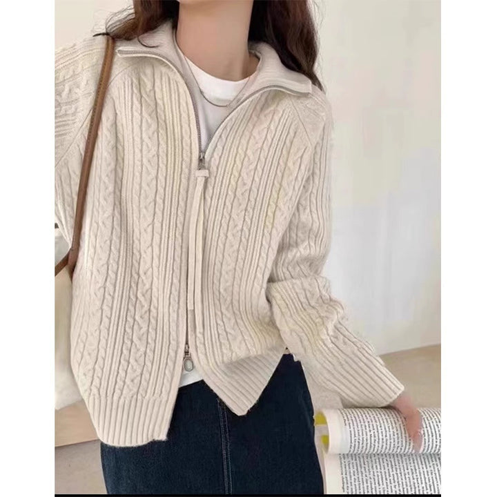 Damen Kastiger Zopfstrick‑Cardigan mit Zweiwege‑Reißverschluss, Stehkragen und breitem Rippsaum Echoarchiv