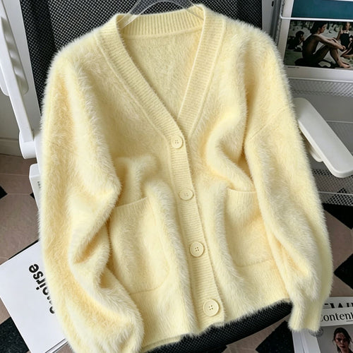 Damen Fluffy-Cardigan mit tiefem V-Ausschnitt, gerippter Knopfleiste und Eingrifftaschen – Veloura