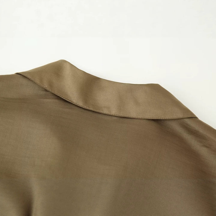 Damen Locker geschnittene Tunika-Hemdbluse mit halboffenem V-Ausschnitt und breiten Manschetten Echoarchiv