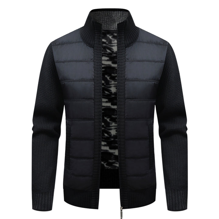 Herren Steppjacke mit hohem Kragen und eleganter Strickästhetik Echoarchiv