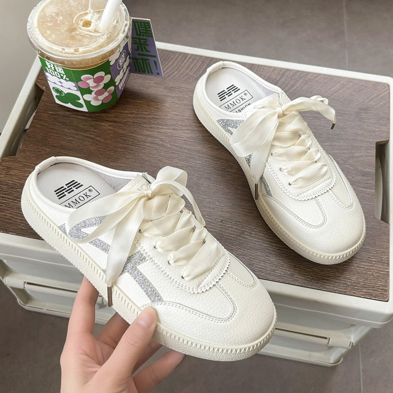 Damen Satin-Schnürpantoffel Mule-Sneaker mit offener Fersenpartie und Metallic-Optik – Lioré