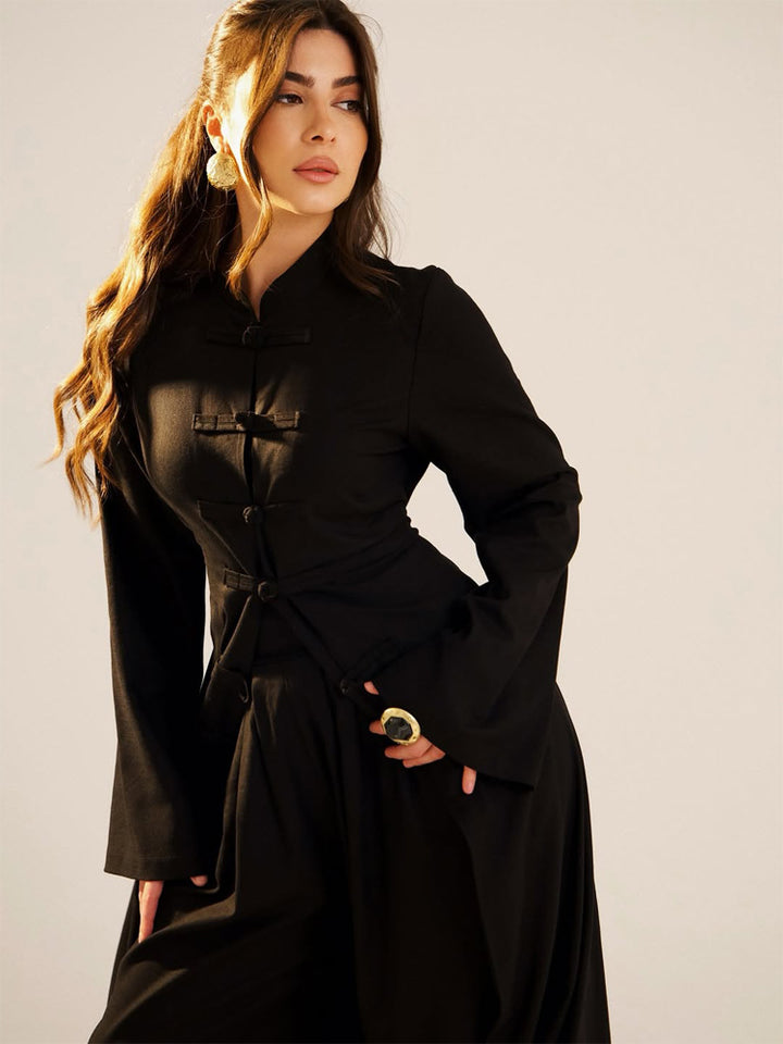 Damen Maxikleid mit Stehkragen, Mandarin-Knopfleiste und drapierter Rockpartie Echoarchiv