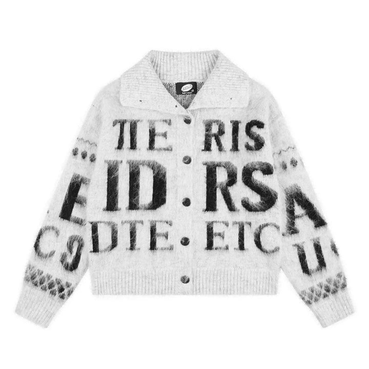 Damen Oversize Mohair-Strickjacke mit Knopfleiste, großem Reverskragen und typografischem Allover-Print Echoarchiv