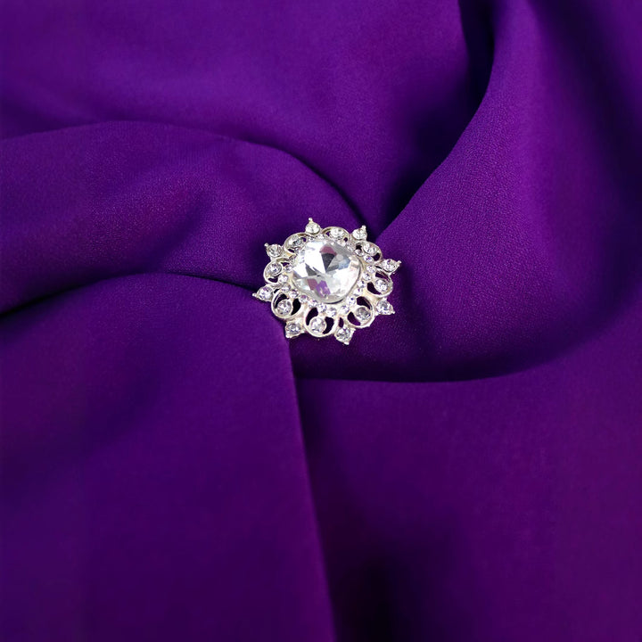 Damen Elegantes und figurschmeichelndes Kleid mit floralem Detail Echo Archiv