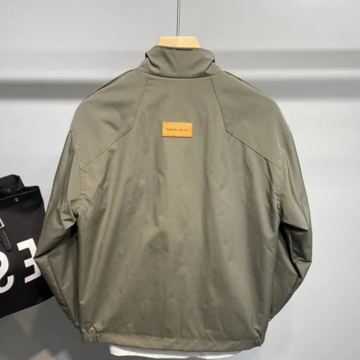 Herren strapazierfähige Übergangsjacke mit praktischem Taschenlayout und verstellbarem Kragen Echoarchiv