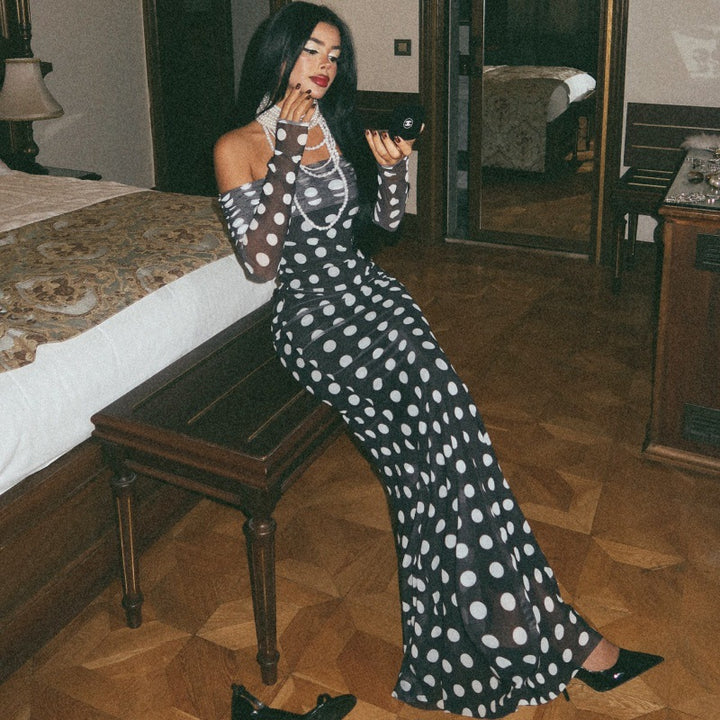 Damen Elegantes Maxikleid mit schulterfreiem Design und Punkten Echo Archiv