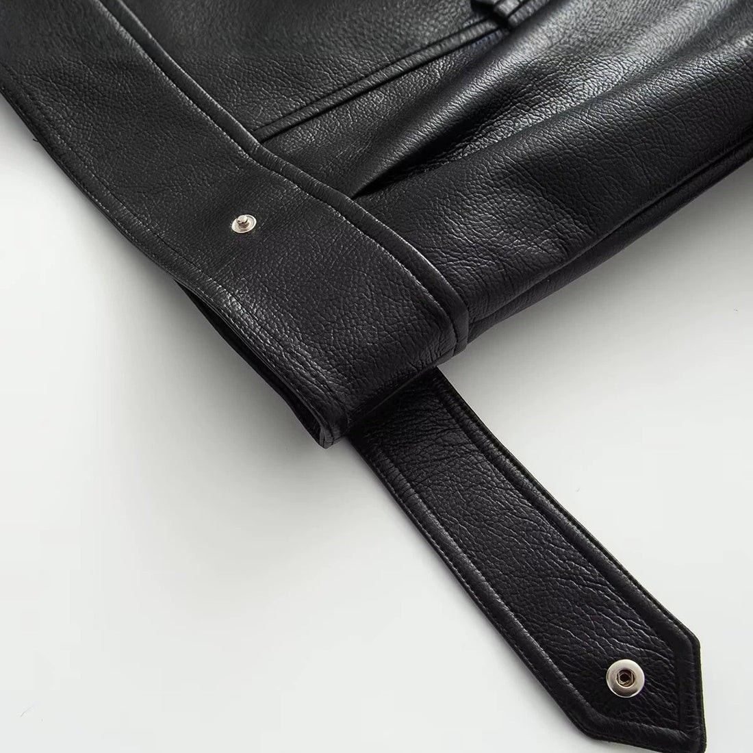 Damen Langer doppeltreihiger Blazer‑Mantel aus veganer Lederoptik mit Schalkragen Echoarchiv