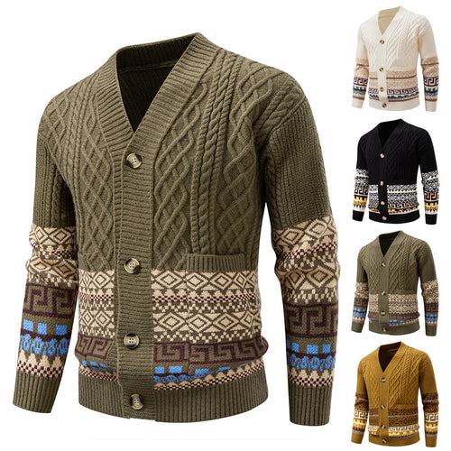 Herren Grobstrick-Cardigan mit Zopfmuster, Jacquard-Bändern und markanter Knopfleiste Echo Archiv