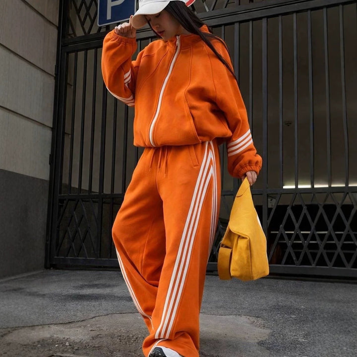 Damen weites Jogginganzug-Set aus Baumwollfleece mit Reißverschluss und seitlichen Kontraststreifen Echoarchiv