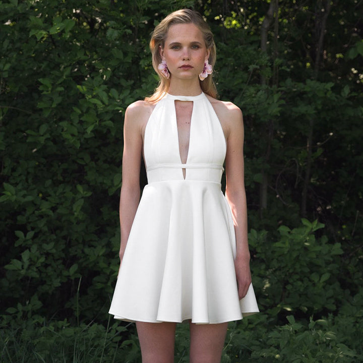 Damen Elegantes Halterkleid mit offenem Ausschnitt Echo Archiv