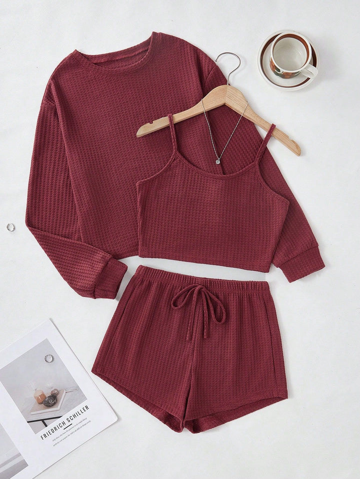 Damen Dreiteiliges Waffelstrick‑Lounge‑Set mit Cropped‑Pullover, Spaghettiträger‑Top und hochtaillierten Shorts – Élanora