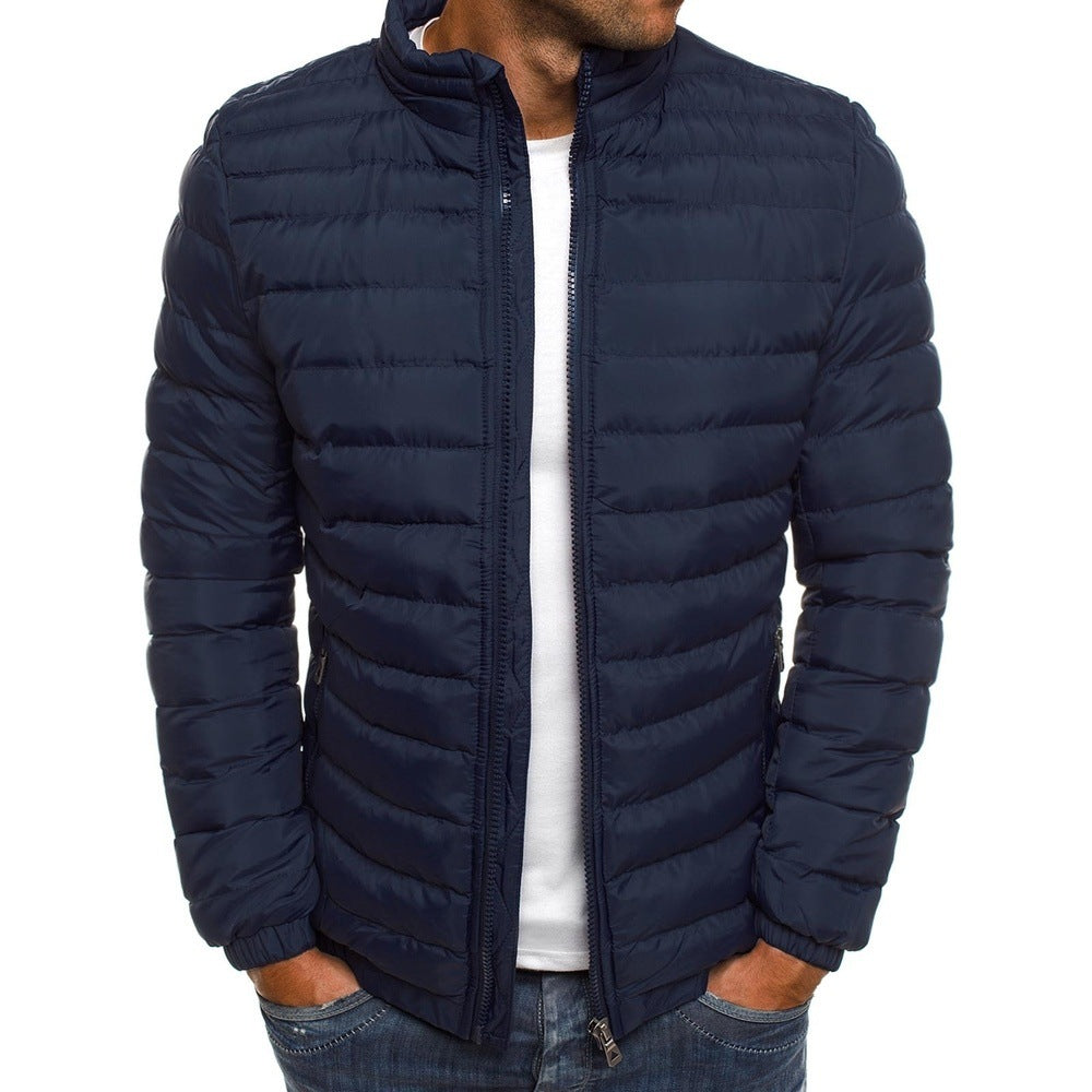 Herren leichte Steppjacke mit hohem Kragen und praktischen Taschen Echoarchiv