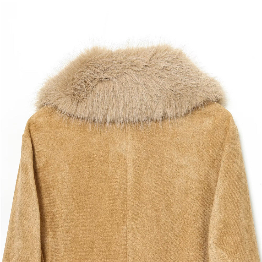 Damen Kurzjacke aus Veloursimitat mit voluminösem Schalkragen und Fellbündchen Echo Archiv