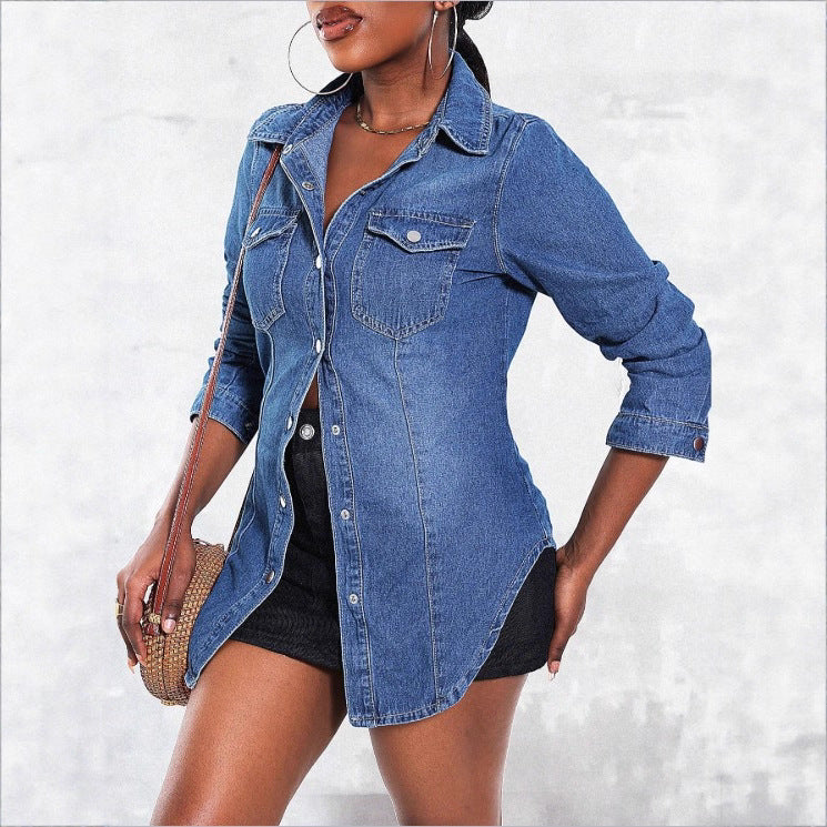 Damen tailliertes Denim‑Hemd mit Pattentaschen und Druckknopf‑Front Echo Archiv