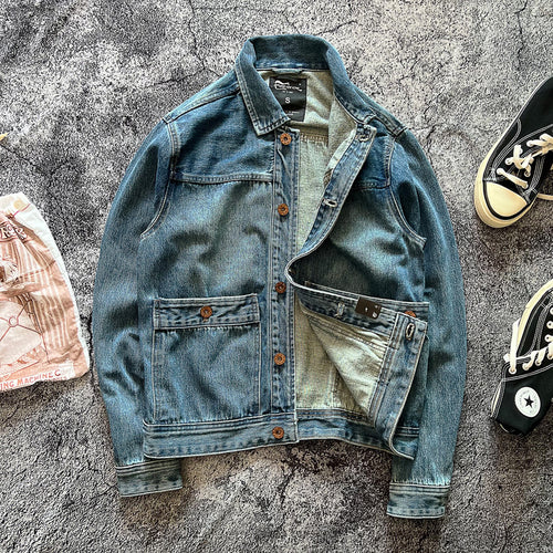 Herren Denimjacke mit aufgesetzten Taschen und modischen Knopfdetails Echoarchiv