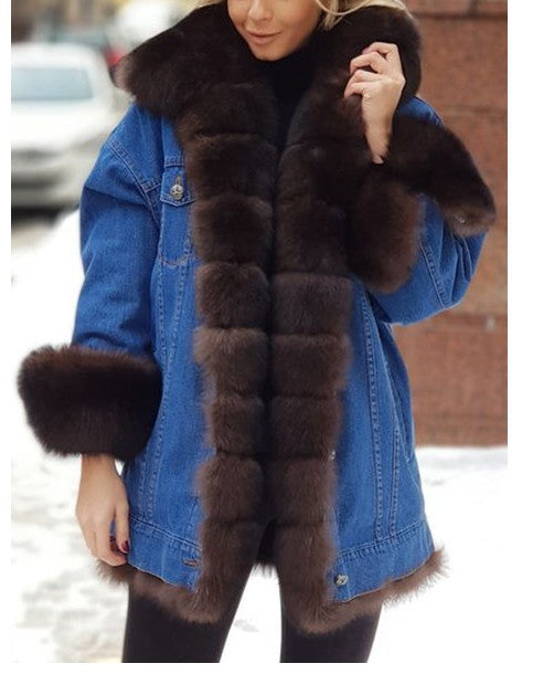 Damen Oversize Jeansjacke mit voluminösem Kunstfellkragen und Manschetten – Denévia
