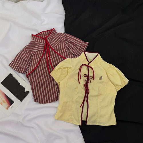 Damen Modische Bluse mit hochgeschlossenem Kragen und dekorativen Rüschen Echo Archiv