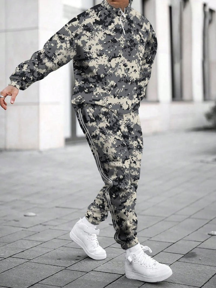 Herren modischer Trainingsanzug im trendigen Camouflage-Design Echoarchiv
