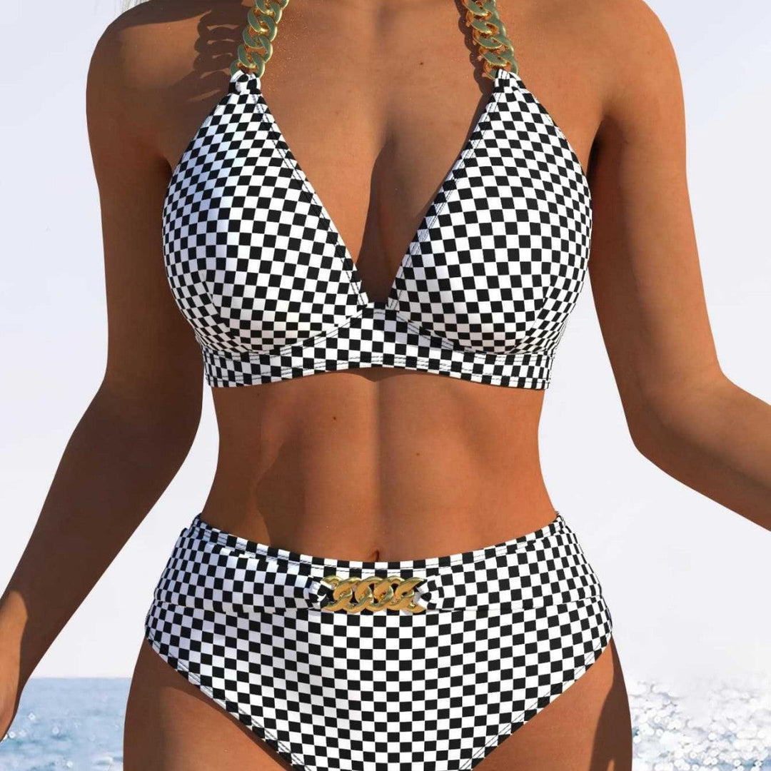 Damen Bikini-Set mit stilvollem Karomuster und goldfarbenen Akzenten Echoarchiv
