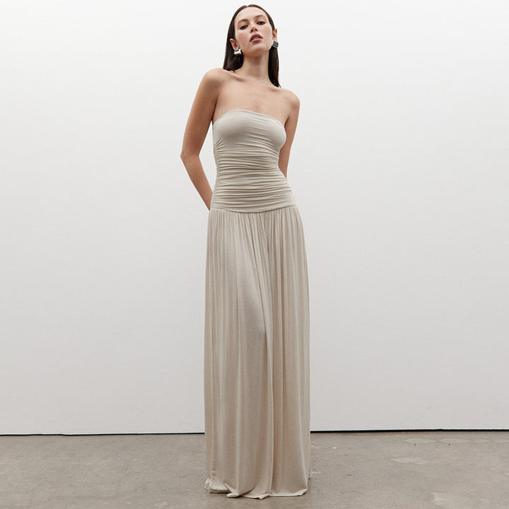 Damen Sommerliches Maxikleid mit schulterfreiem Design und eleganter Raffung Echo Archiv