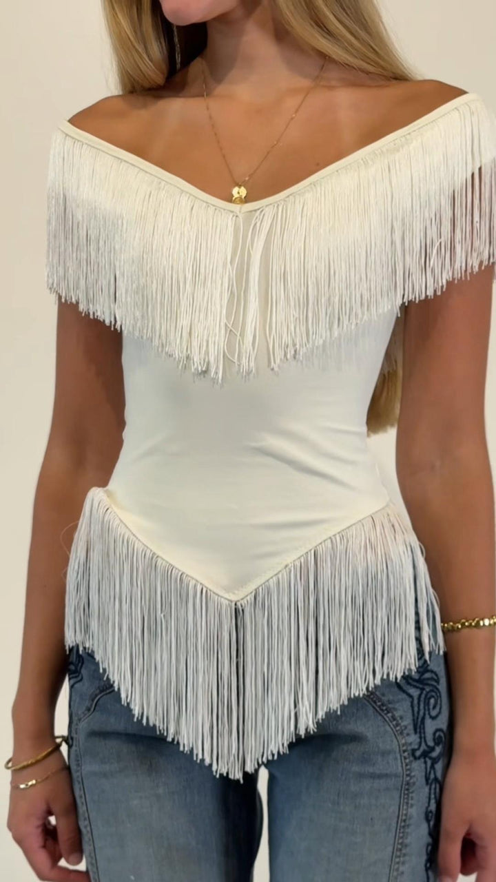 Damen Top mit fransigem Detail und Off-Shoulder-Design Echo Archiv