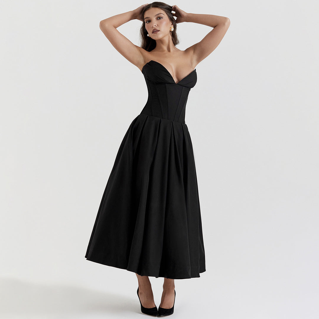 Damen Elegantes und figurbetontes Abendkleid mit tiefem Ausschnitt Echo Archiv